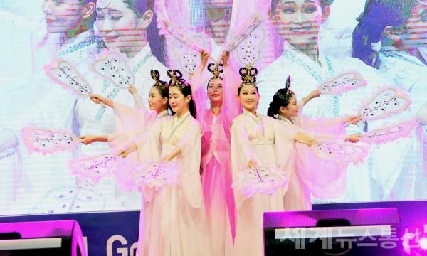 패막식 7선녀-성화소등 행사. ⓒSNT 세계뉴스통신