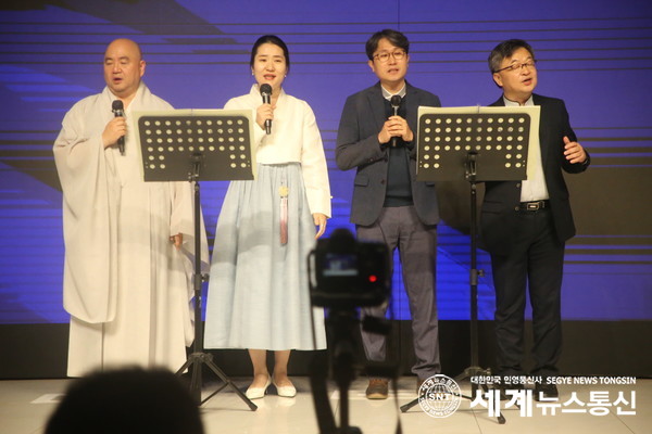 만남중창단/홍민영[지휘]